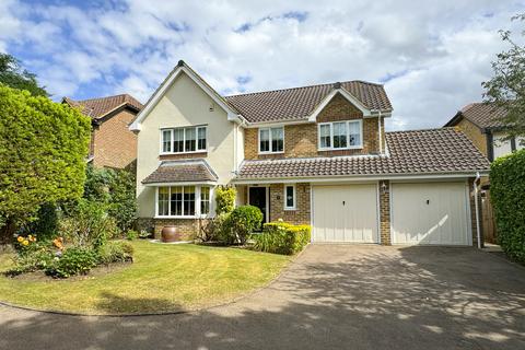 5 bedroom detached house for sale, Stone, Buckinghamshire