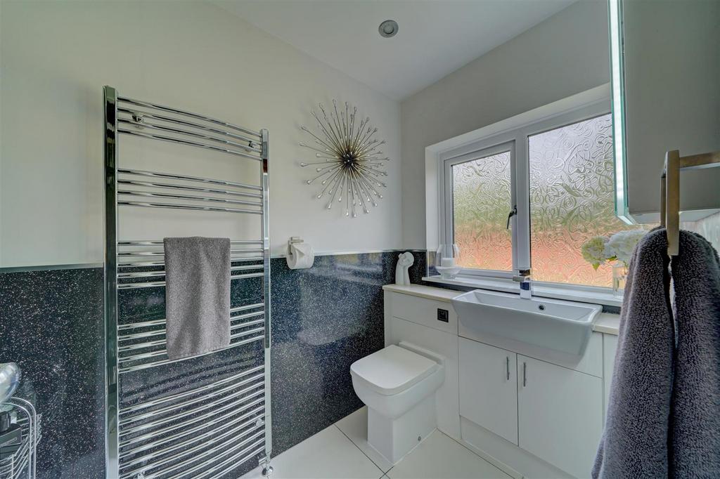 7 Cherrington Gardens (46).jpg