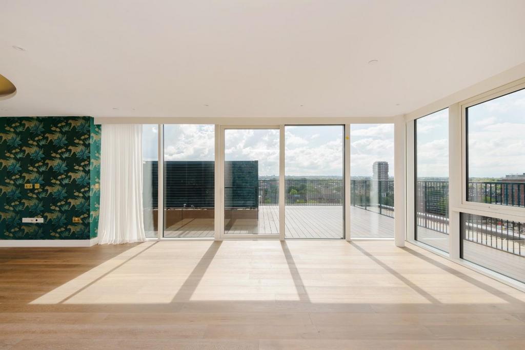 40 Savoy House Hi-6.jpg