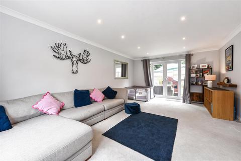 4 bedroom detached house for sale, Park View, Whitchurch