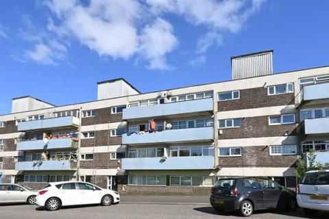 Studio to rent, Moorside Court, Newcastle Upon Tyne