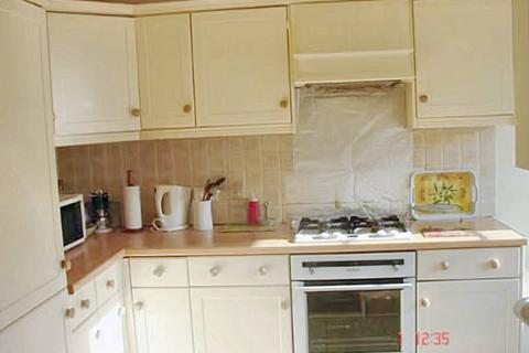 1 bedroom in a house share to rent, West End Lane, Harlington UB3