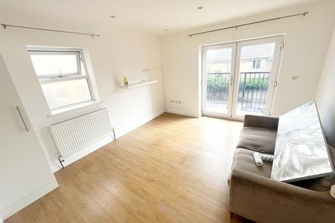 2 bedroom apartment to rent, Slough