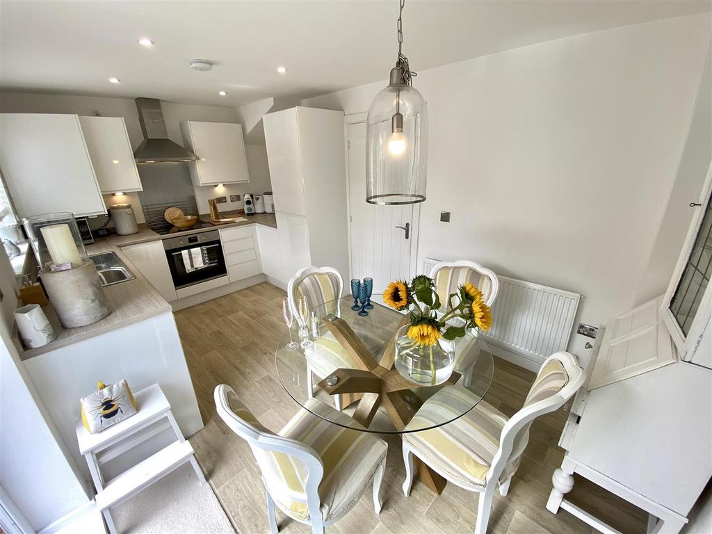 Open Plan Kitchen and Dining Room