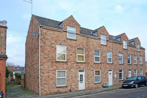 3 bedroom end of terrace house for sale, Falkland Street, York YO1