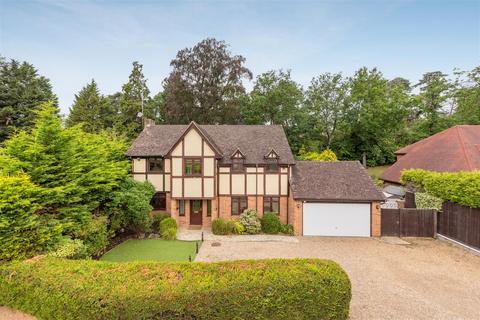 18 Holmes Close, Ascot, SL5 9TJ