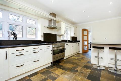 18 Holmes Close, Ascot, SL5 9TJ