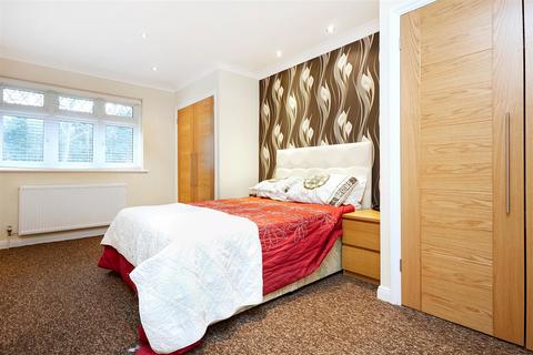 18 Holmes Close, Ascot, SL5 9TJ