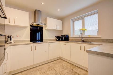 4 bedroom detached house for sale, Burkwood View, Wakefield,