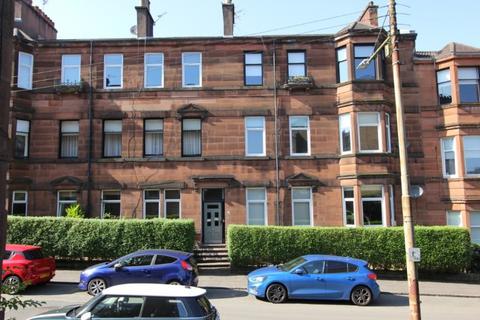 3 bedroom flat to rent, Mansionhouse Road, Shawlands G41