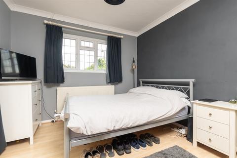 23 Downs Road, Istead Rise, Gravesend, DA13 9HA