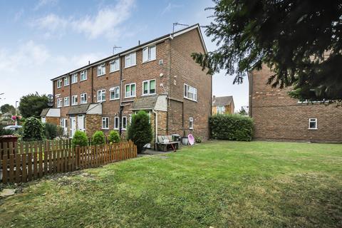 2 bedroom ground floor maisonette for sale, Colnbrook