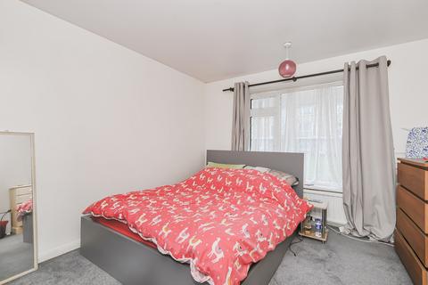 2 bedroom ground floor maisonette for sale, Colnbrook