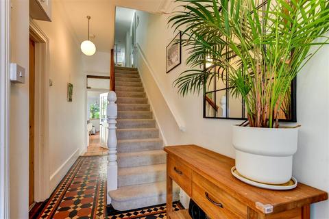 28 Alexandra Road, Worthing, BN11 2DU