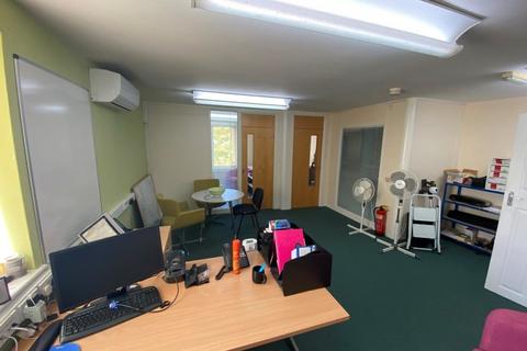 Office to rent, Cherry Holt Road, Bourne