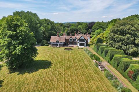 8 bedroom detached house for sale, Vicarage Road, Yalding, Kent, ME18