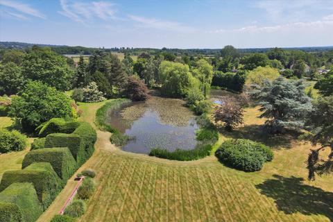 8 bedroom detached house for sale, Vicarage Road, Yalding, Kent, ME18