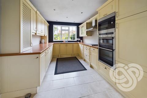 4 bedroom detached house for sale, Chestnut Lane, Barton-in-Fabis