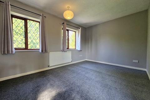 2 bedroom semi-detached house to rent, Grissom Close, Stafford
