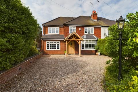 3 bedroom semi-detached house for sale, Bretby Lane, Burton-on-Trent