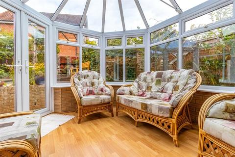 43 Standen Way, Swindon, SN25 4YF