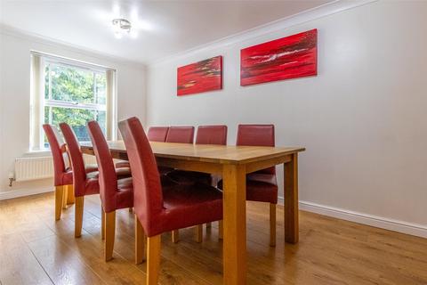 43 Standen Way, Swindon, SN25 4YF