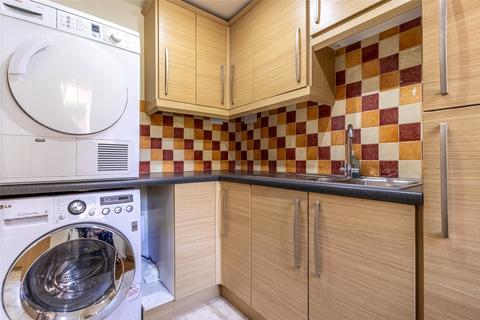 43 Standen Way, Swindon, SN25 4YF