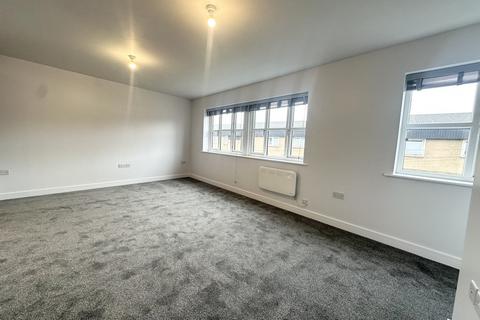 2 bedroom penthouse to rent, Claremont Grove, Pudsey