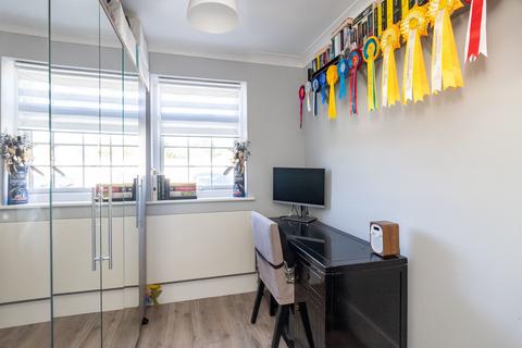 7 Silverdale Close, Brockham, Betchworth, RH3 7LN