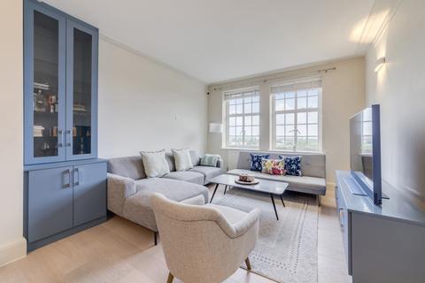 3 bedroom flat for sale, Hillside Court, Finchley Road, Hampstead, London