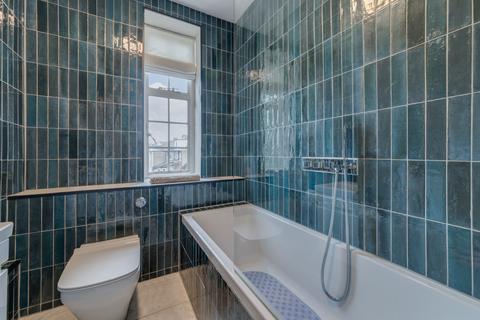 3 bedroom flat for sale, Hillside Court, Finchley Road, Hampstead, London