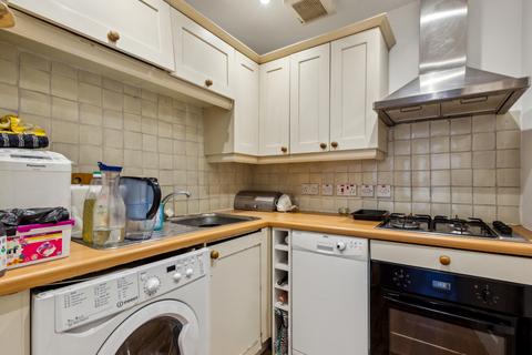 2 bedroom flat to rent, St. Stephens Gardens, London