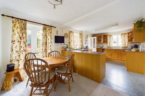 3 bedroom detached house for sale, High Road, Needham, Harleston