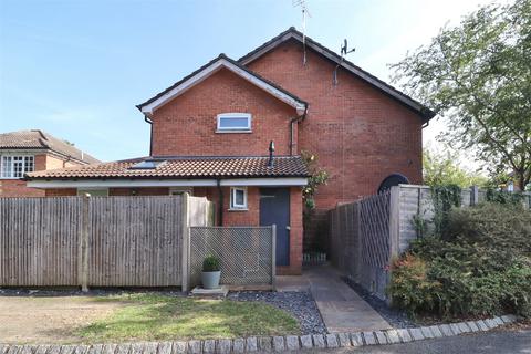 52 Armadale Road, Woking, GU21 3LD