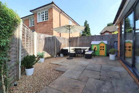 52 Armadale Road, Woking, GU21 3LD