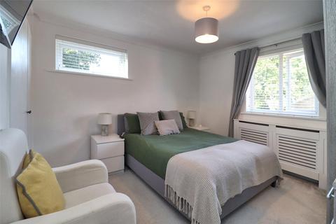 52 Armadale Road, Woking, GU21 3LD