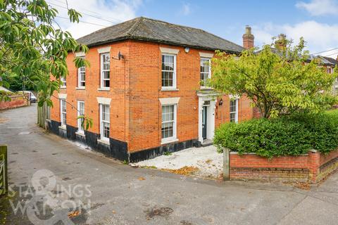 4 bedroom detached house for sale, Victoria Road, Diss