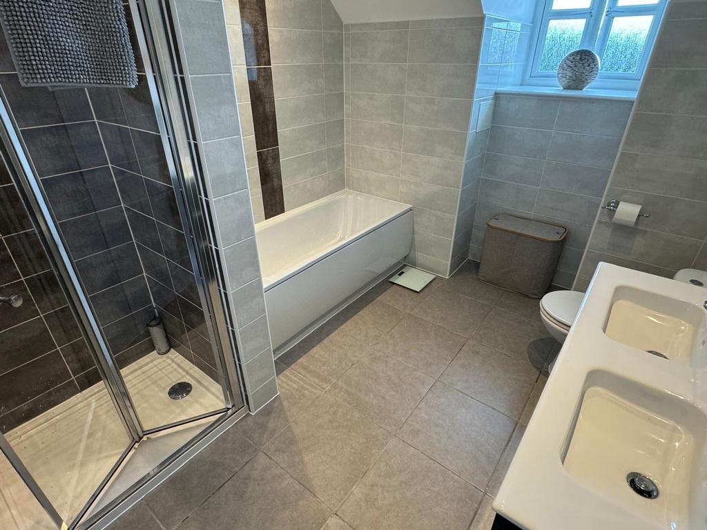 En-suite 1