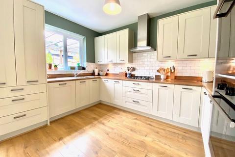 4 bedroom detached house for sale, Eagle Road, Warminster