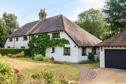 4 bedroom semi-detached house for sale, Upper Woodcote Village, West Purley