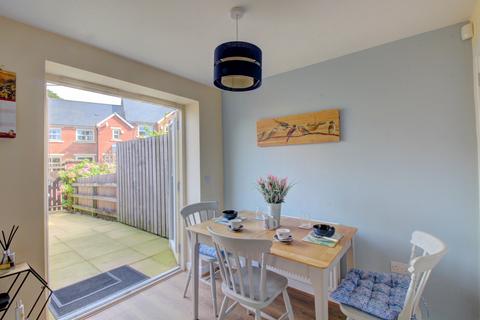 2 bedroom semi-detached house for sale, Oak Park Close, Leeds, LS16