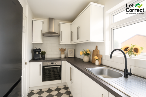 undefined, Ivy Close, Holyport SL6