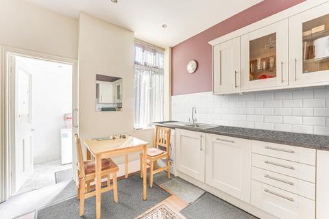 5 bedroom semi-detached house for sale, Sidney Avenue, Palmers Green, N13