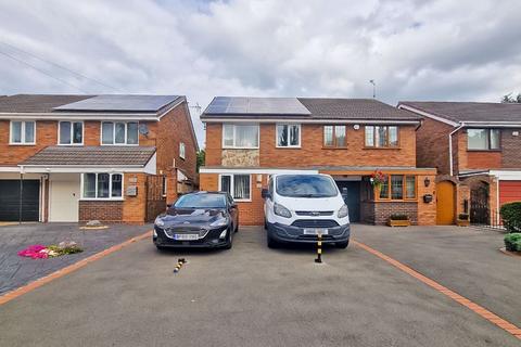 4 bedroom semi-detached house for sale, Belinda Close, Willenhall