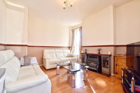 3 bedroom end of terrace house for sale, Cinnamon Street, Rochdale, Greater Manchester, OL12