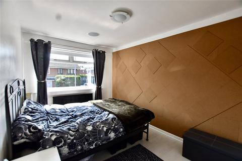 37 Vine Close, Shaw, Oldham, OL2 7TG