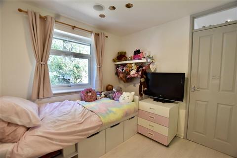 37 Vine Close, Shaw, Oldham, OL2 7TG