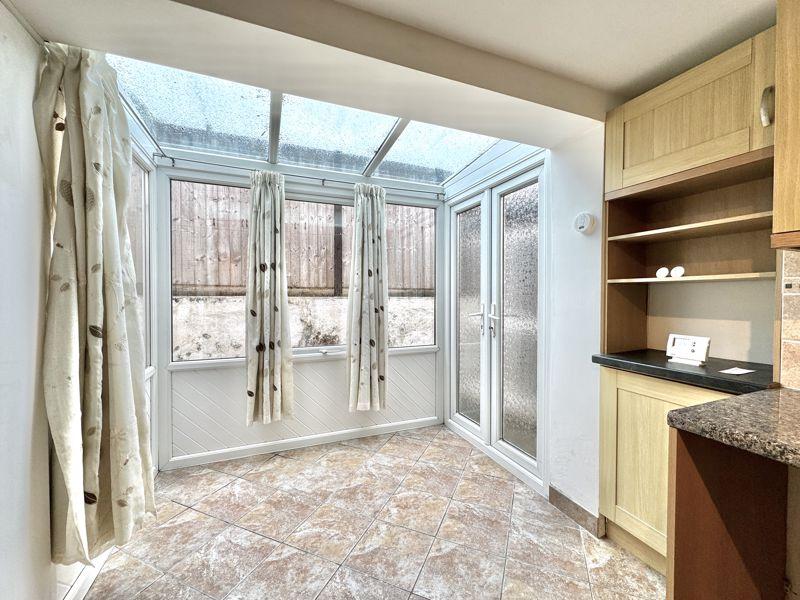 Dining Room /...