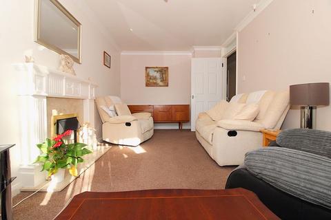 2 bedroom bungalow for sale, Fingerpost Drive, Pelsall, WS3 4AP