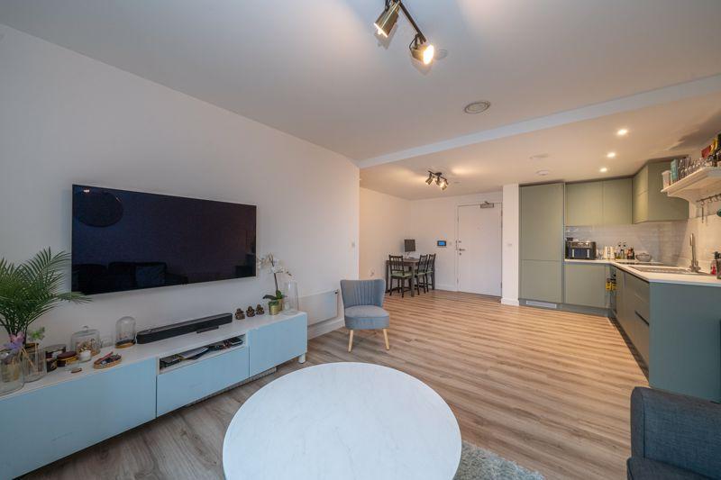 Kimpton Road, Luton 2 bed apartment for sale £280,000